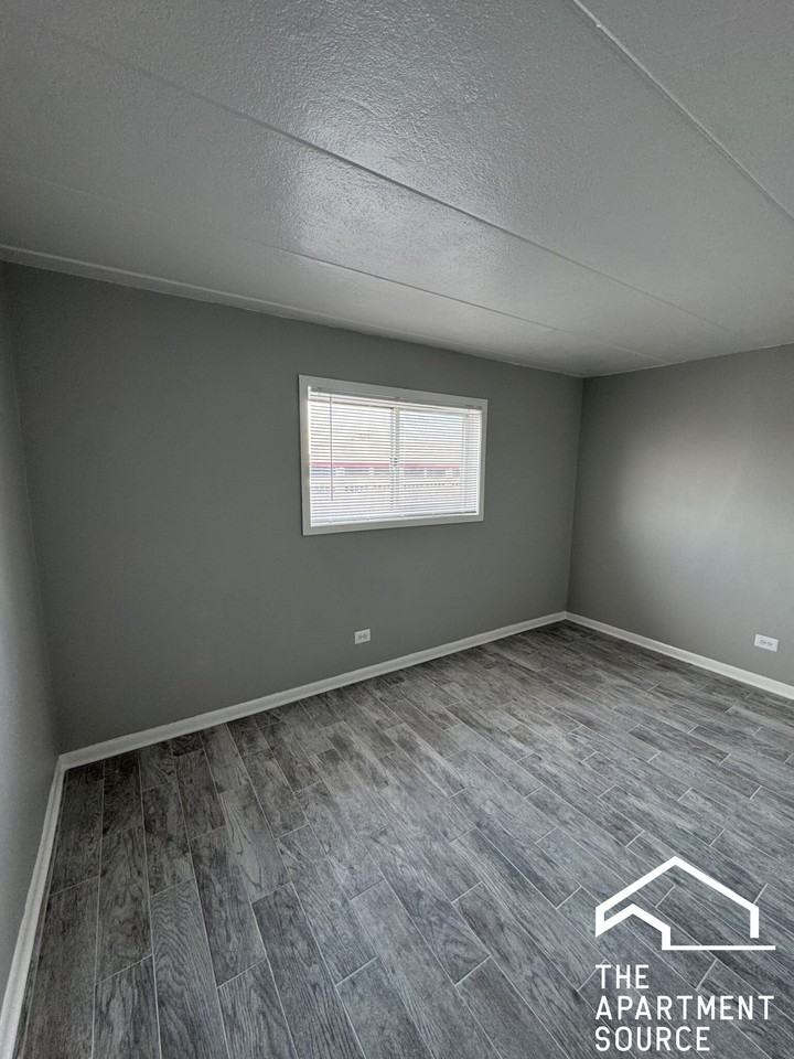 1314 Carol St #2B - Photo 7 of 11