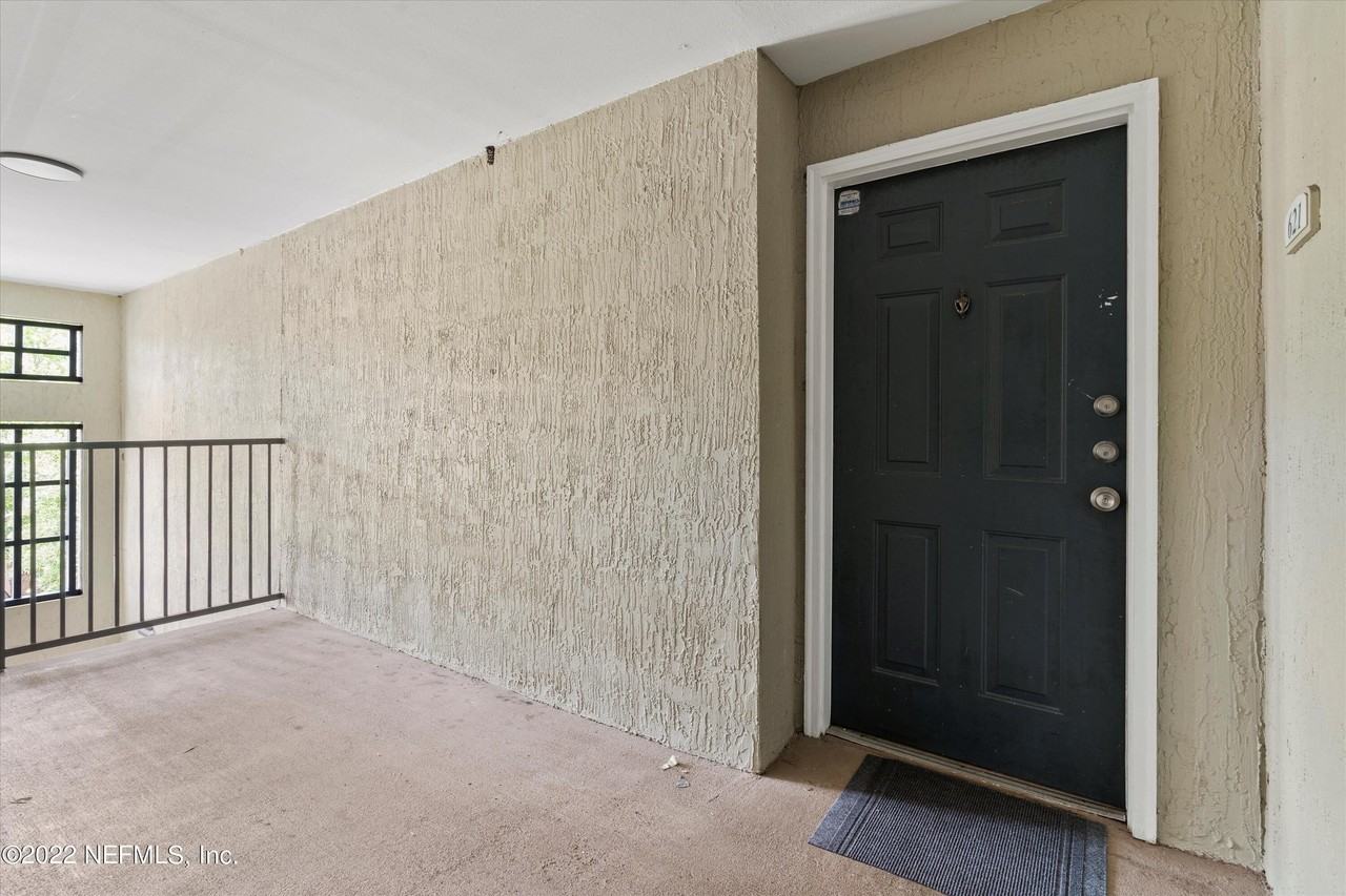 3591 Kernan Blvd S Apt 621 #621 - Photo 2 of 24