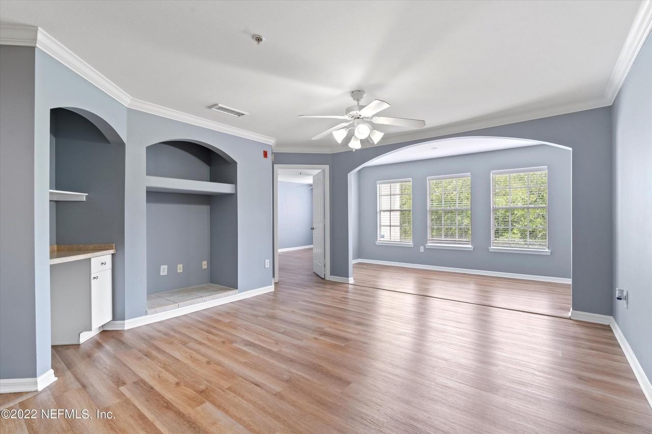 3591 Kernan Blvd S Apt 621 #621 - Photo 7 of 24