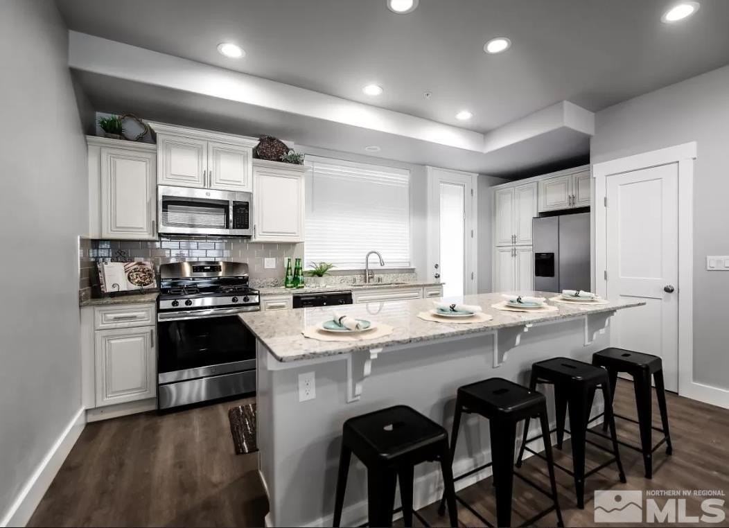 750 Bluffs Court - Photo 3 of 7