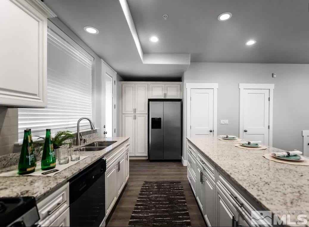 750 Bluffs Court - Photo 4 of 7