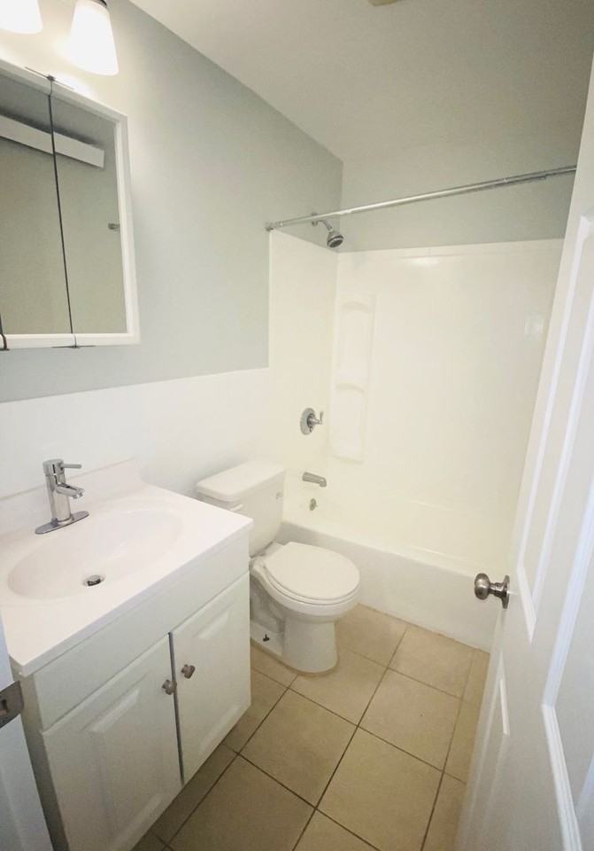 303 Meridian St #3 - Photo 4 of 5