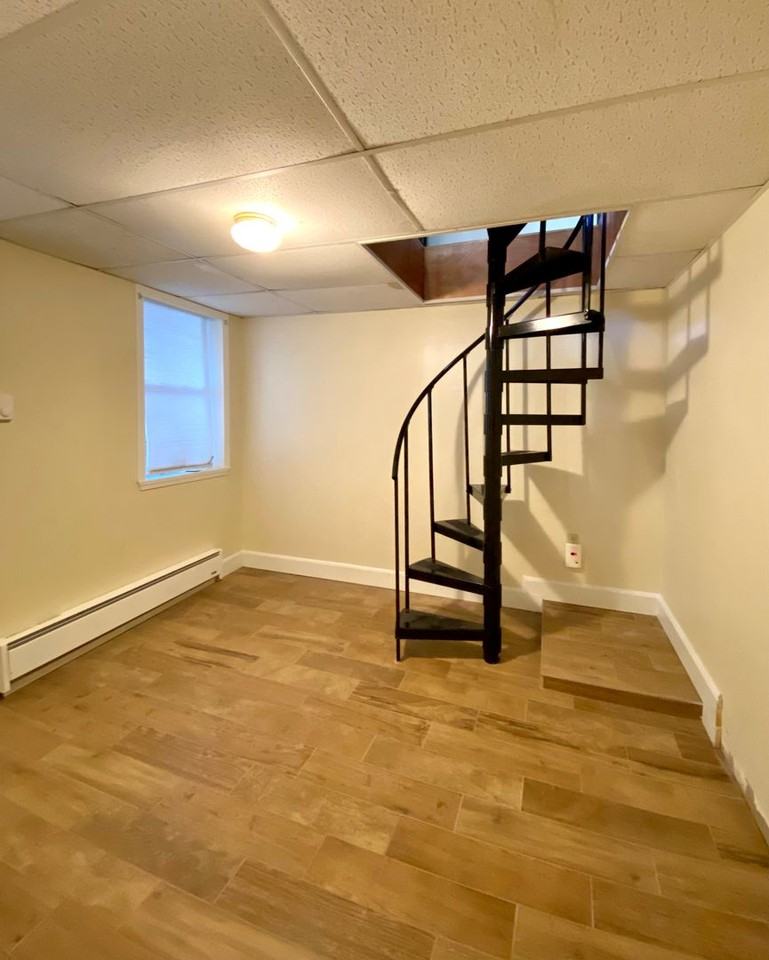 287 Chelsea St #1 - Photo 7 of 8