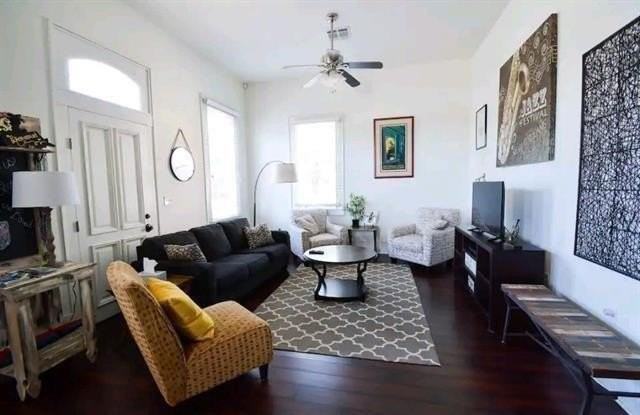 2827 Saint Claude Ave - Photo 4 of 24