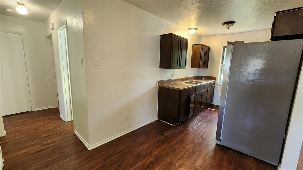 520 Sweetbriar Dr - Photo 4 of 22