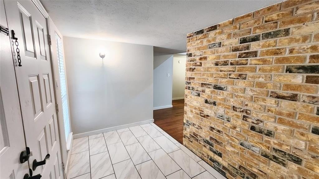 3905 Windflower Ln - Photo 3 of 32