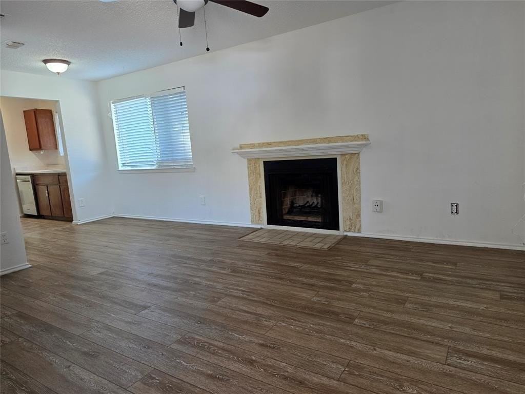 2411 Springmont Ct - Photo 5 of 14