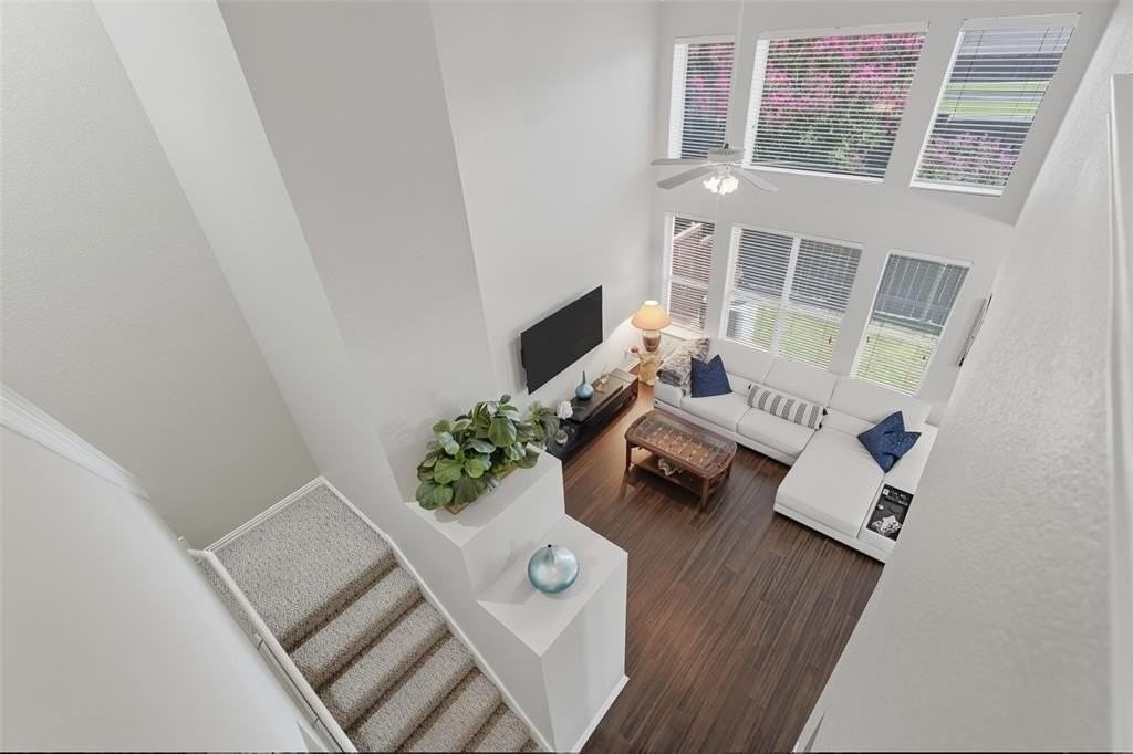 9824 Cambria Ct - Photo 5 of 19