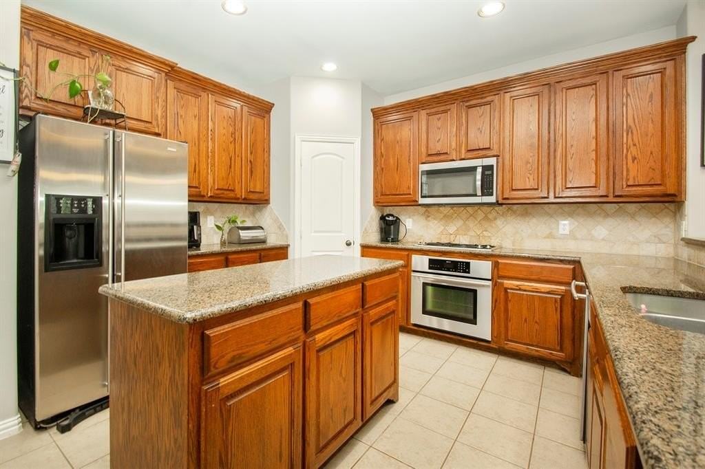 7912 Texian Trl - Photo 4 of 21