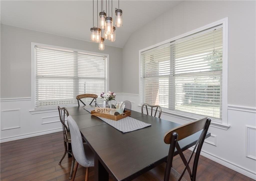 2600 Clubhouse Dr - Photo 6 of 29