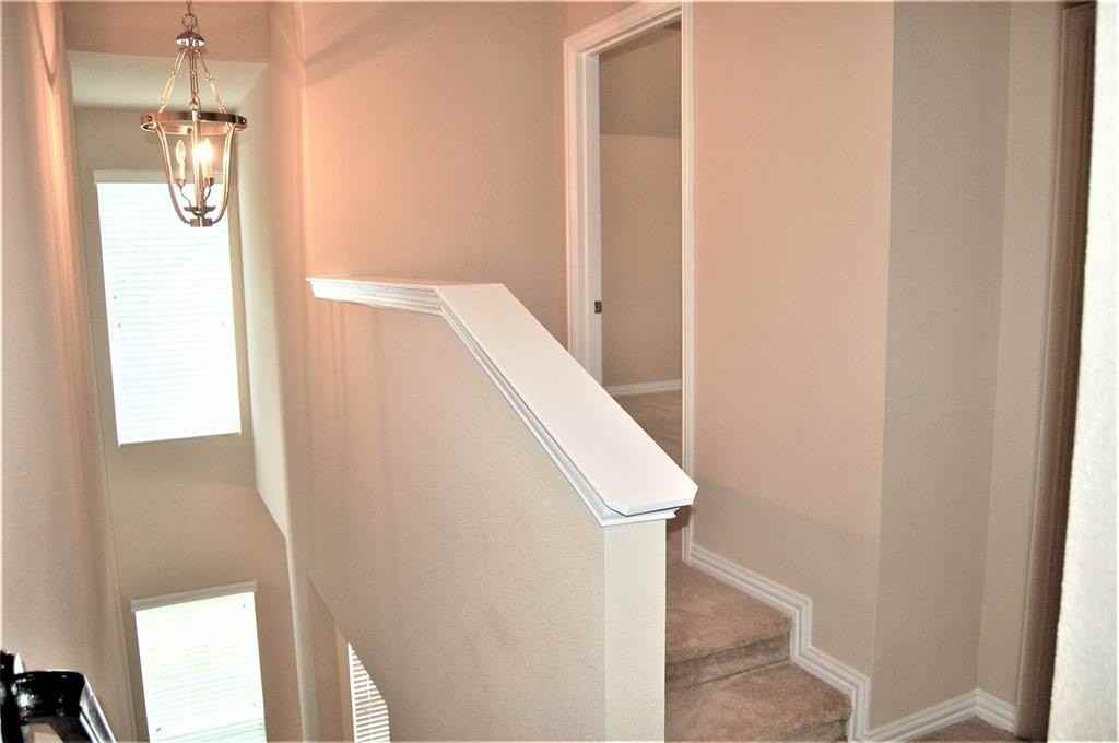 142 Barrington Ln - Photo 7 of 31