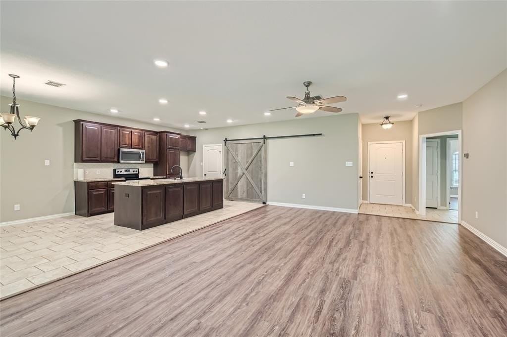 204 W Patton Ave - Photo 6 of 17