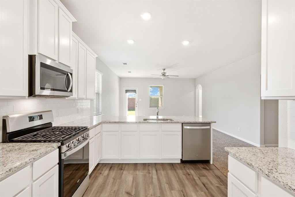 1920 Liam Dr - Photo 3 of 16