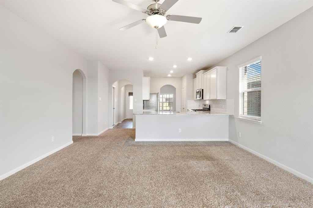 1920 Liam Dr - Photo 5 of 16