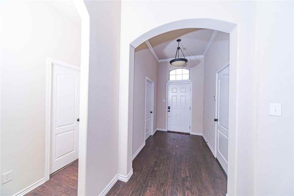 403 Bellflower Ct - Photo 3 of 22