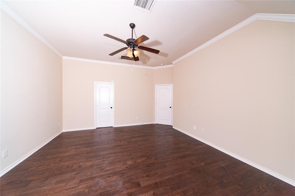 403 Bellflower Ct - Photo 5 of 22