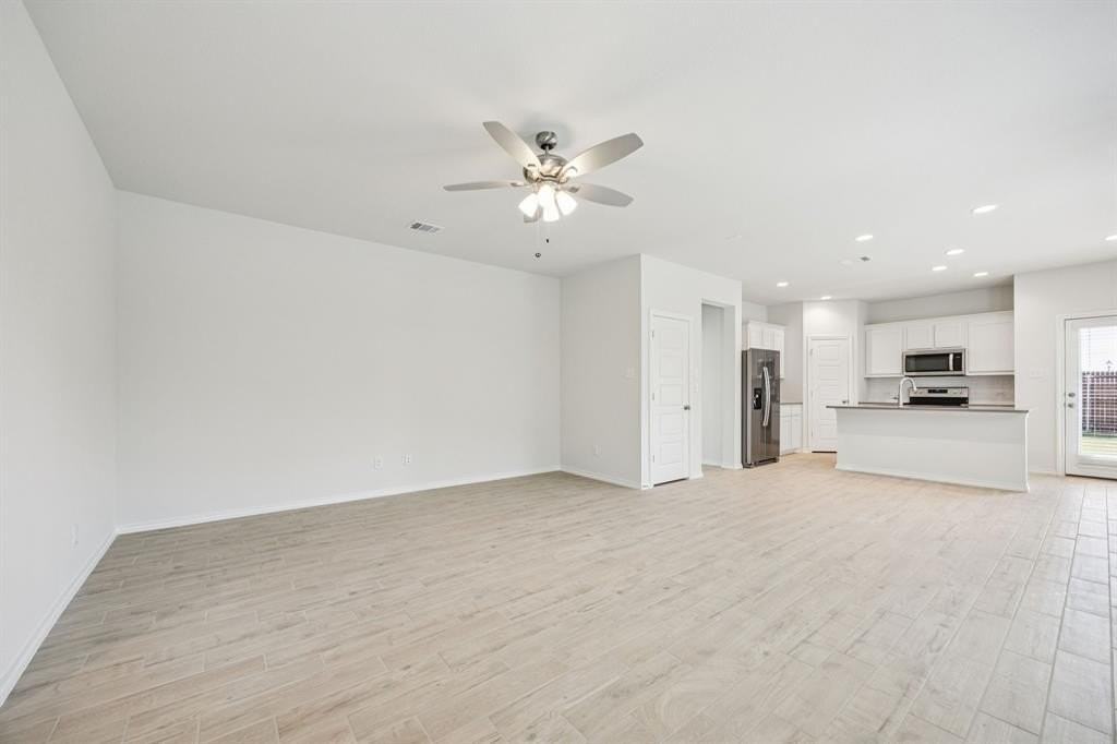 1701 Teton River Dr - Photo 5 of 27