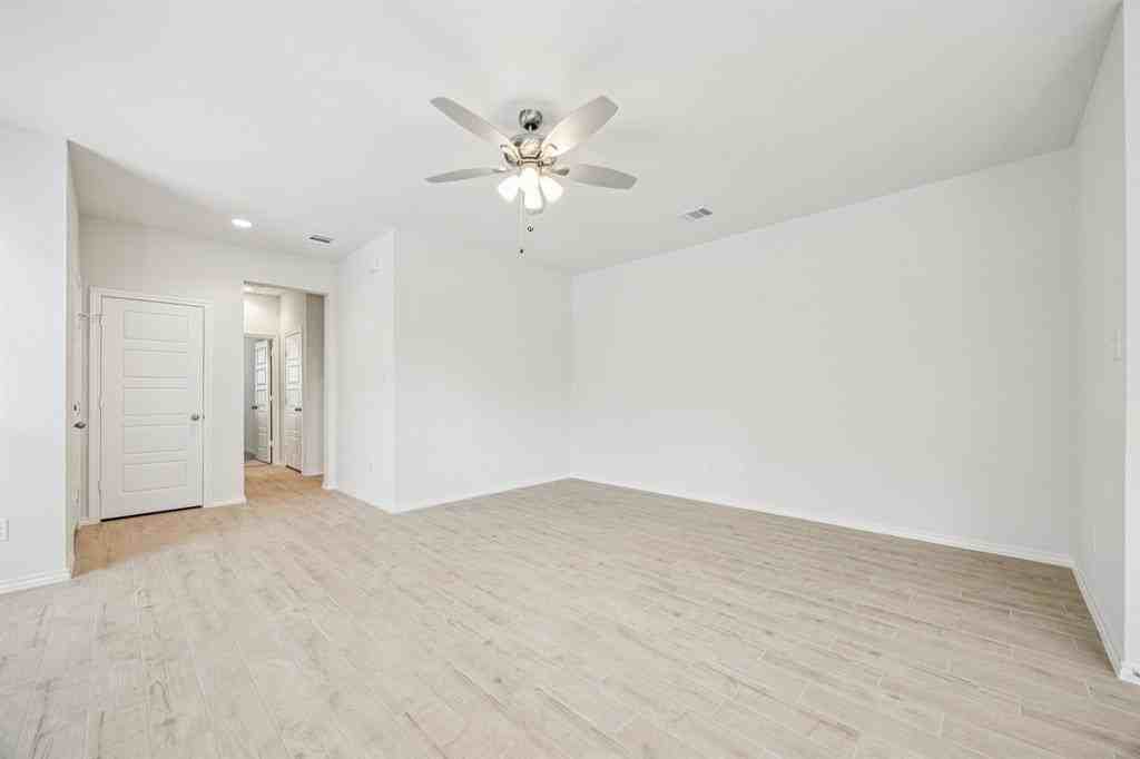 1701 Teton River Dr - Photo 6 of 27