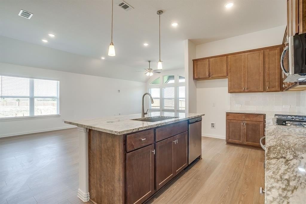 909 Schuberts Road - Photo 6 of 33