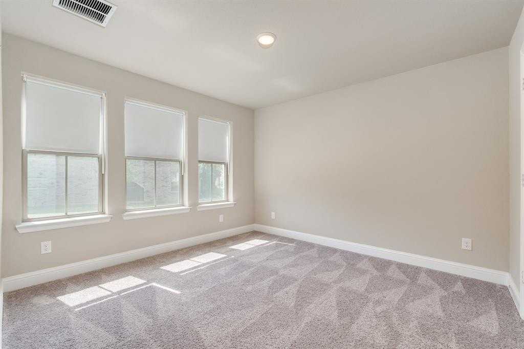 801 Cassandra Ct - Photo 5 of 36