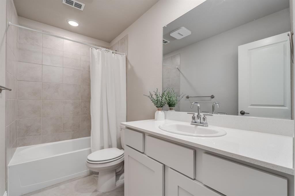 801 Cassandra Ct - Photo 7 of 36