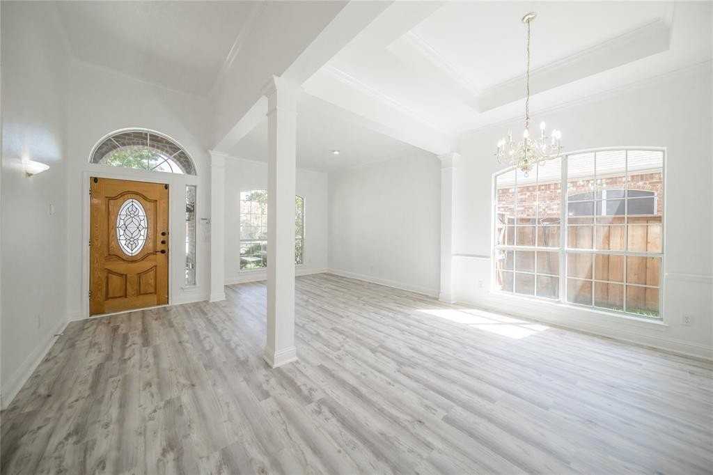 4824 Holly Berry Dr - Photo 4 of 32