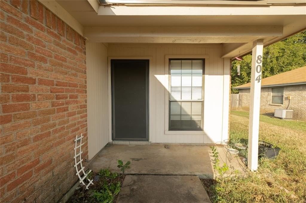 804 Whiterock Street - Photo 2 of 16