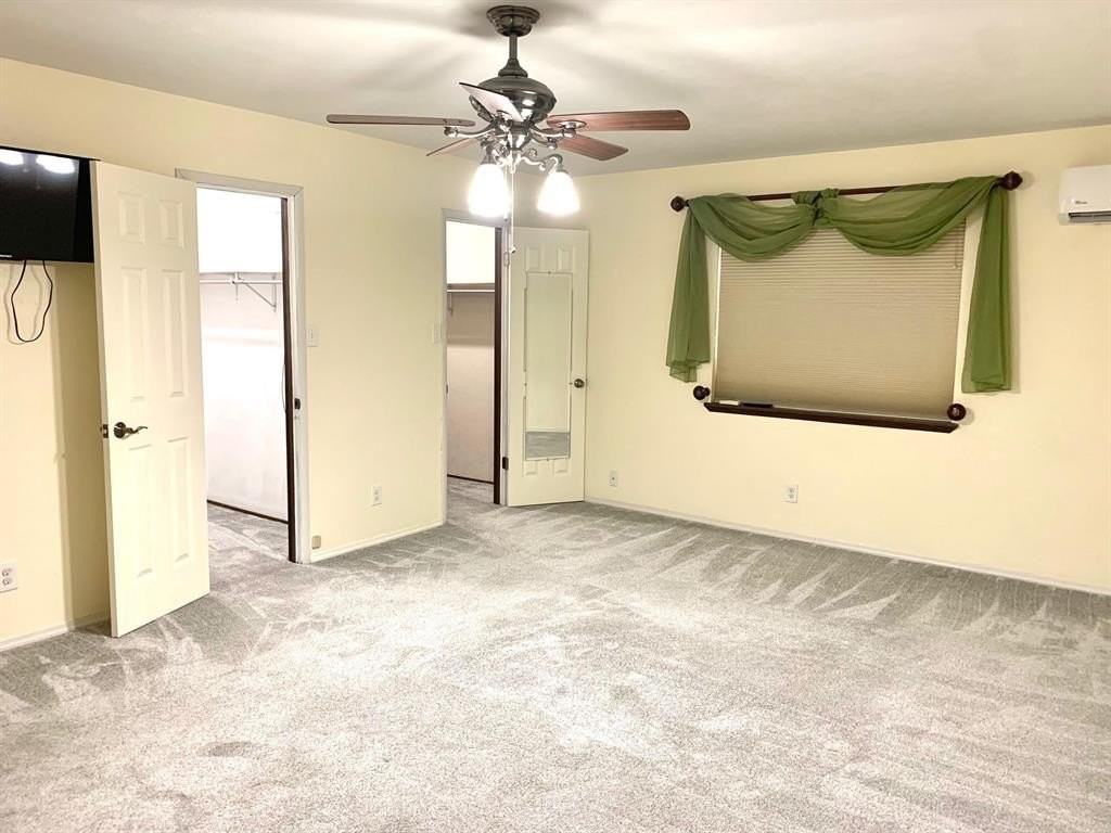 1209 Crestwood Ct - Photo 5 of 25