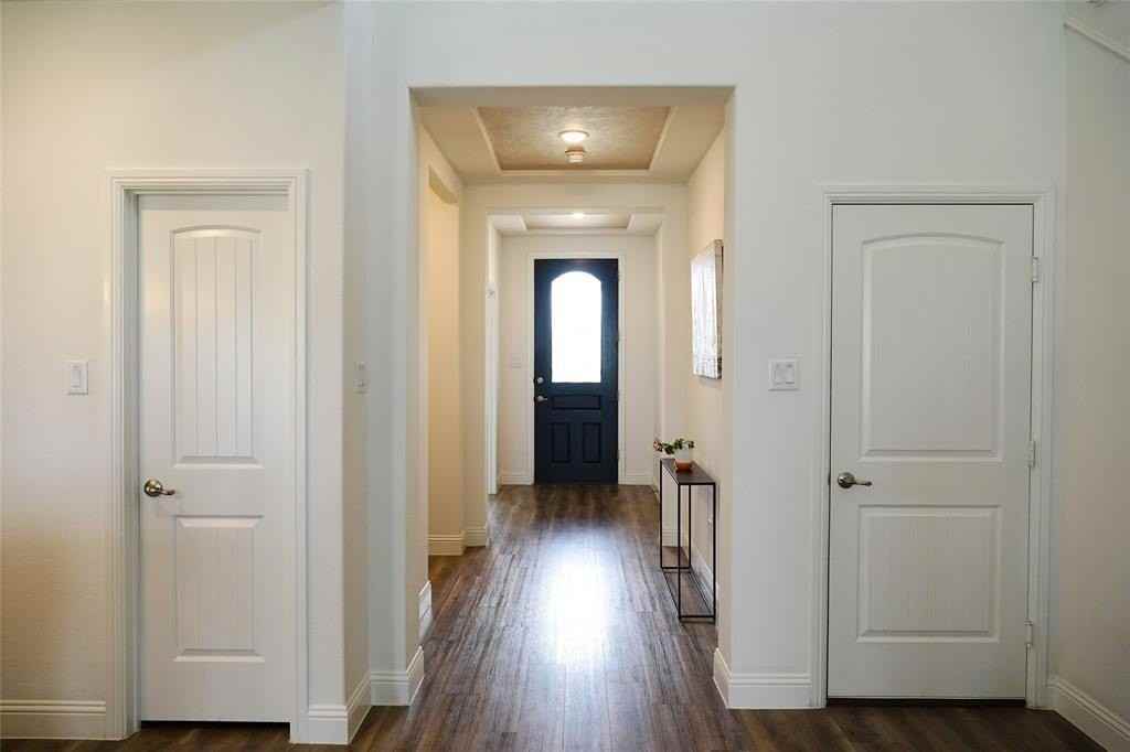 16601 Hidden Cove Dr - Photo 3 of 34