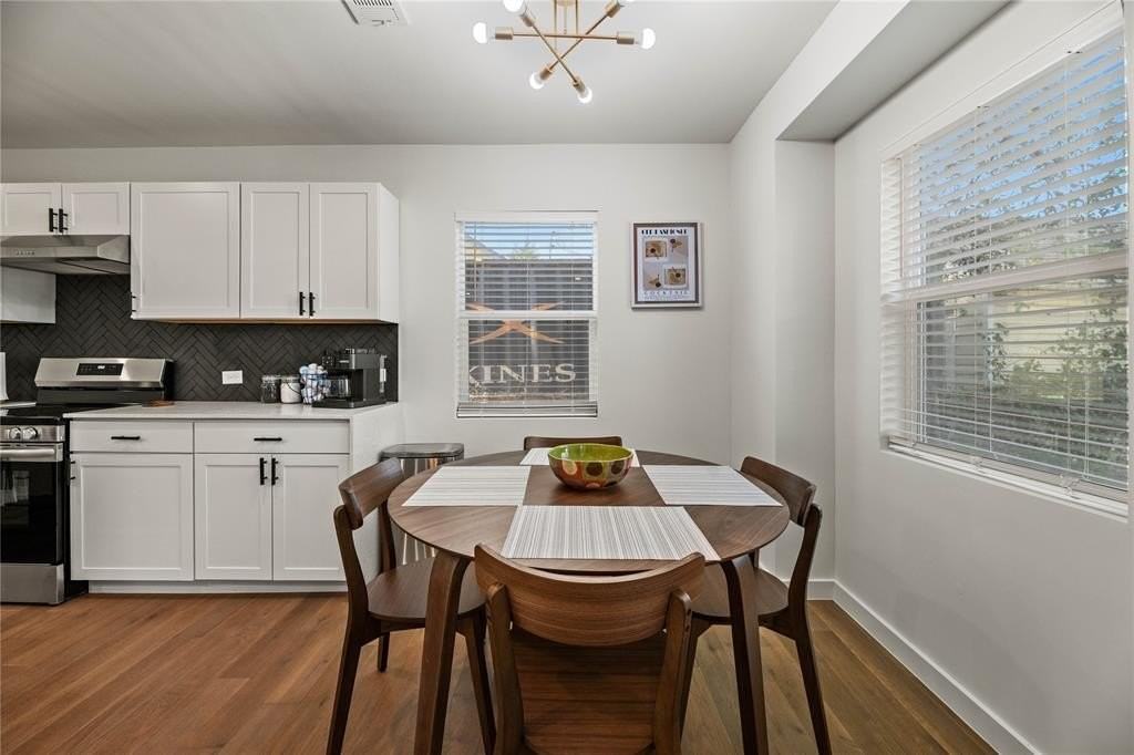 1415 Mountain Lake Rd - Photo 3 of 34