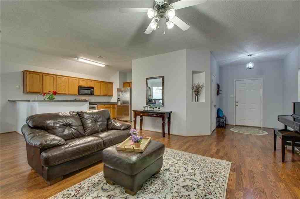 9928 Carter Drive - Photo 4 of 19