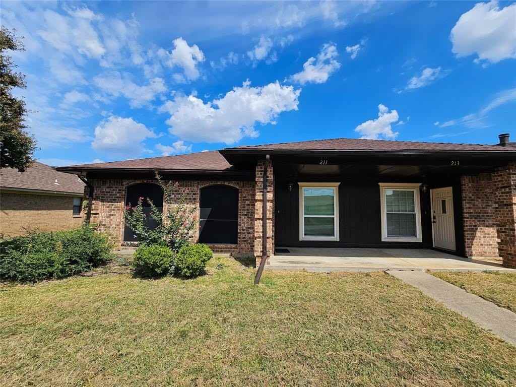 211 Cole St #211 - Photo 2 of 20