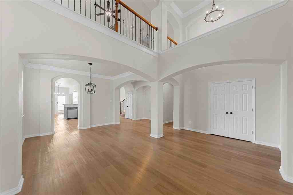 1417 Lampasas Dr - Photo 6 of 40