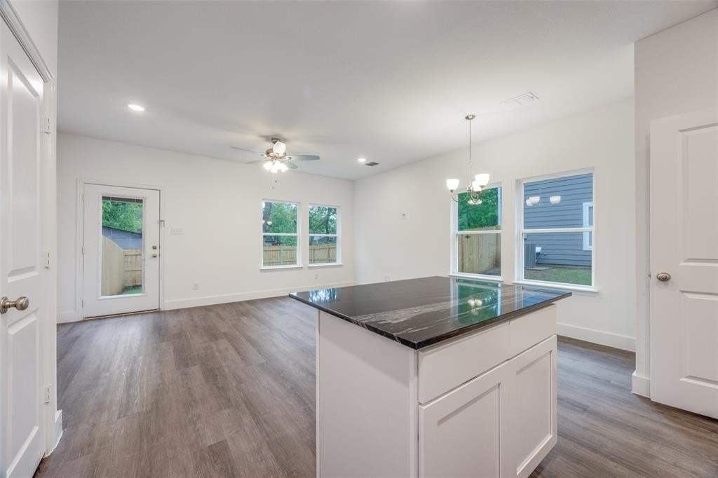 412 E 7th St #2 - Photo 5 of 12