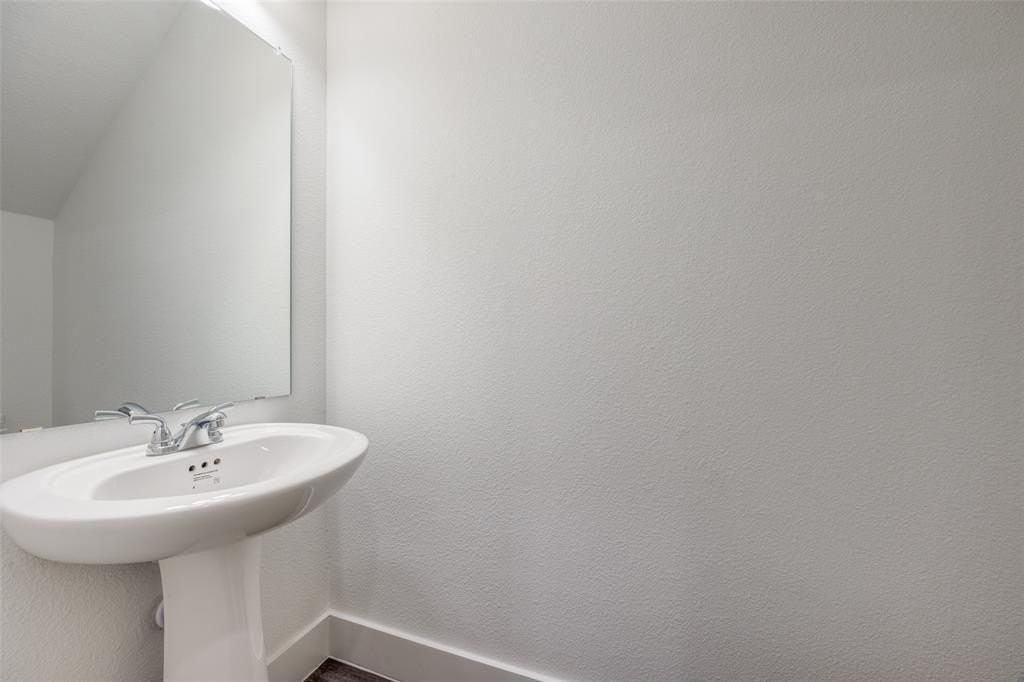 412 E 7th St #2 - Photo 6 of 12