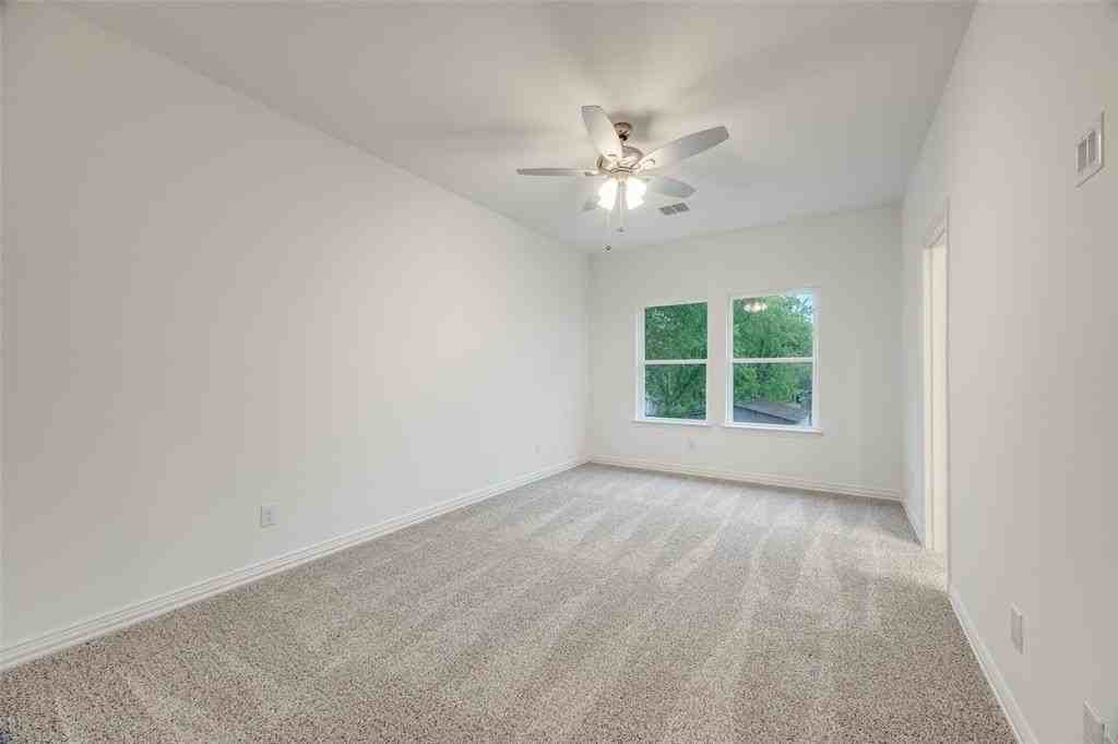 412 E 7th St #2 - Photo 7 of 12