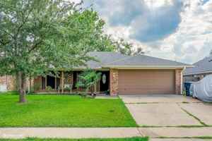 featured image of 5709 Bluebonnett Dr
