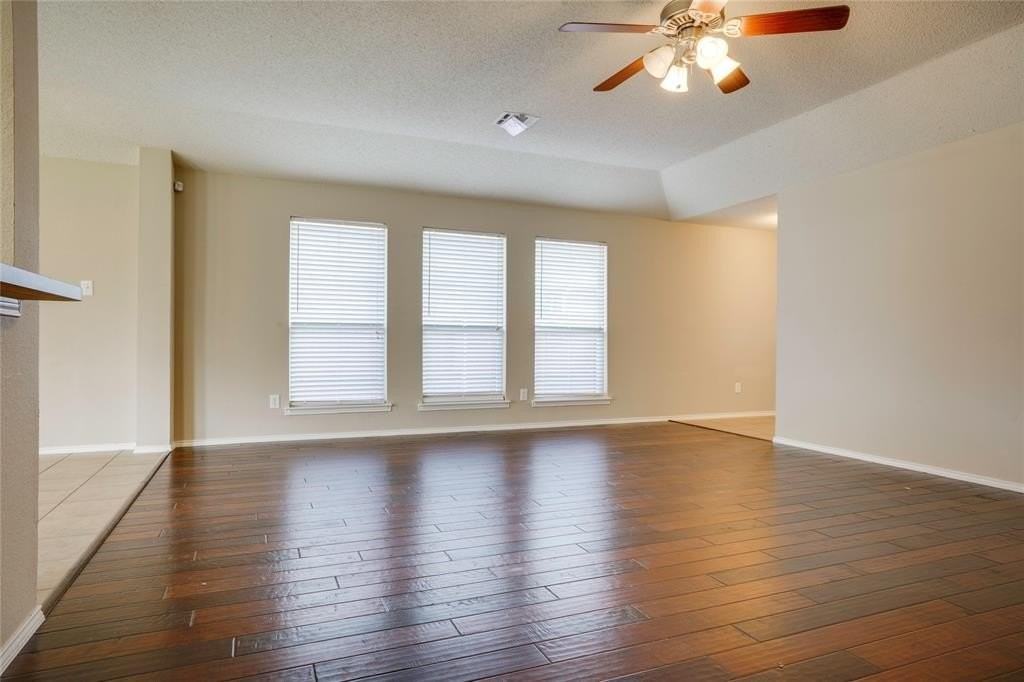 9940 Carter Dr - Photo 6 of 21