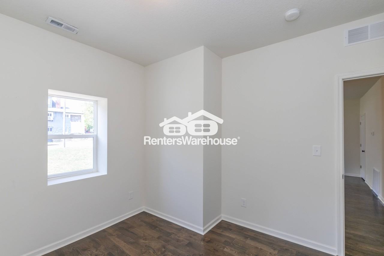 2305 E 37th St Unit 3e - Photo 5 of 23