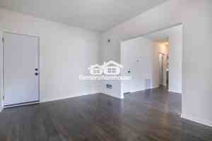 featured image of 2305 E 37th St Unit 3w