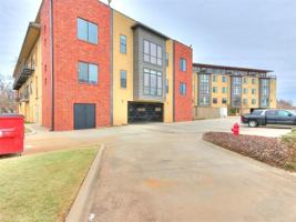 featured image of 401 E Boyd St #211