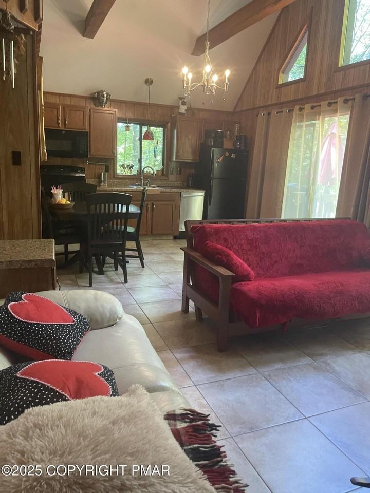 2112 Eagle Path - Photo 2 of 14