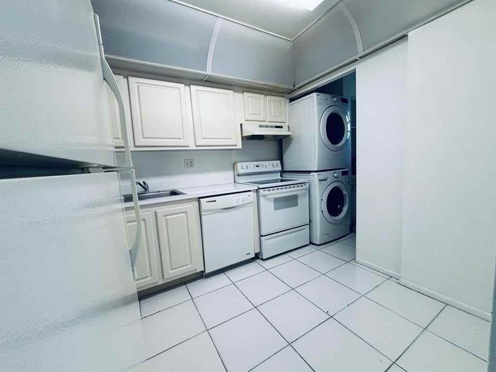 7925 Fairview Drive #208 - Photo 3 of 13