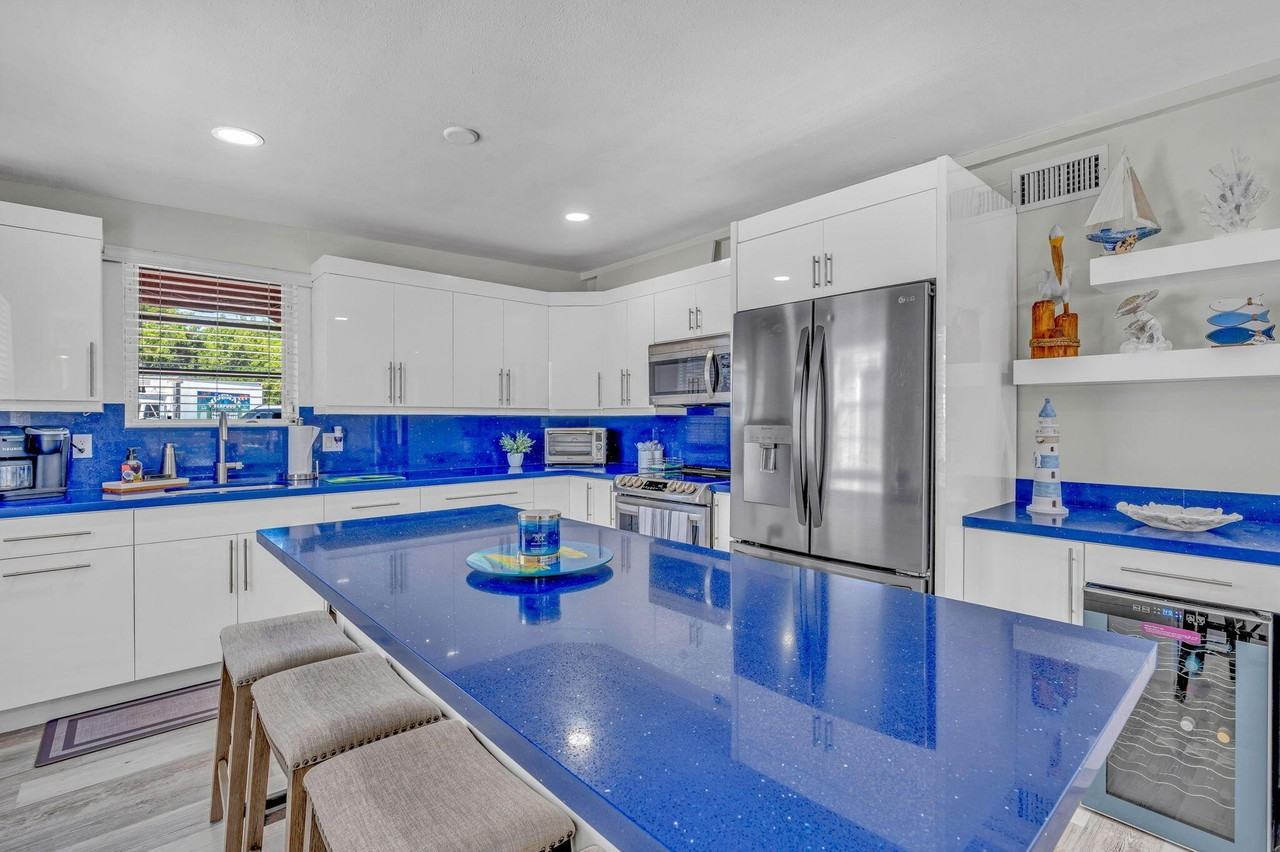 136 Sable Palm Ln - Photo 3 of 39