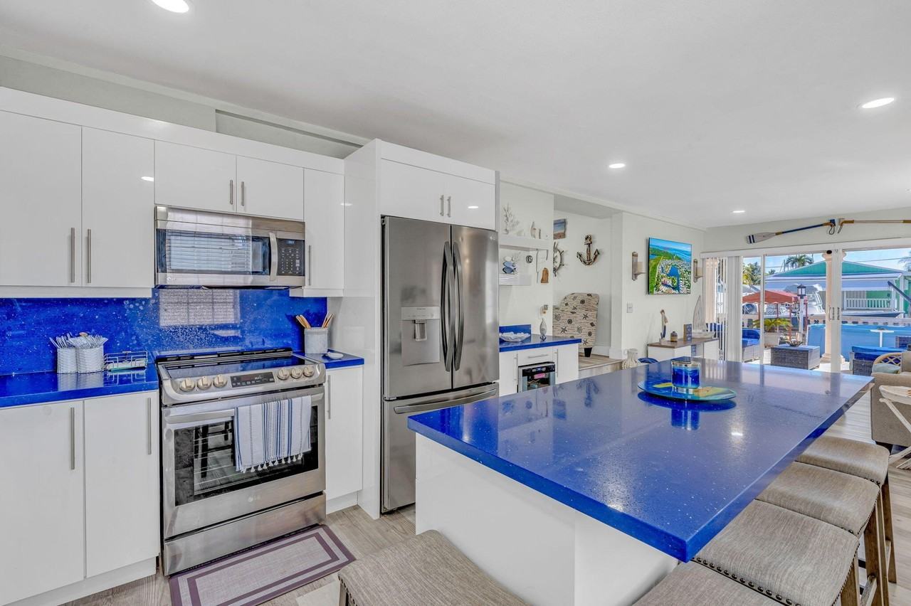 136 Sable Palm Ln - Photo 4 of 39