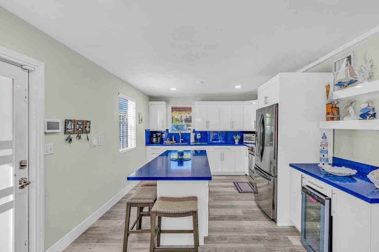 136 Sable Palm Ln - Photo 5 of 39