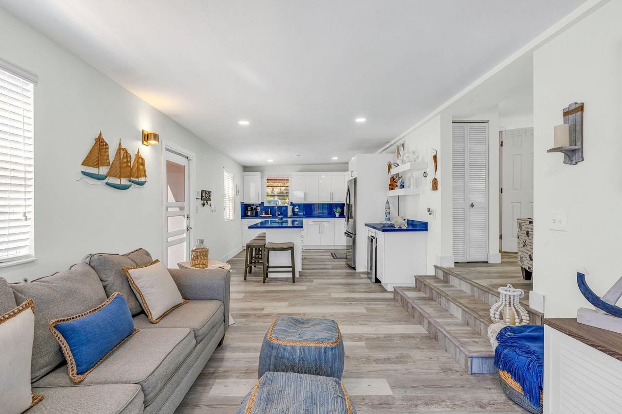 136 Sable Palm Ln - Photo 6 of 39