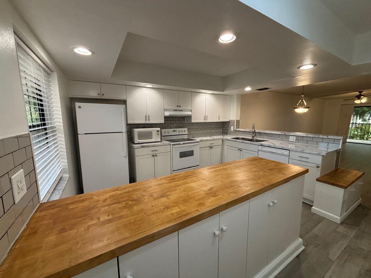 3000 Florida Boulevard #203D - Photo 4 of 23