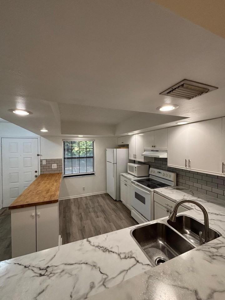 3000 Florida Boulevard #203D - Photo 5 of 23