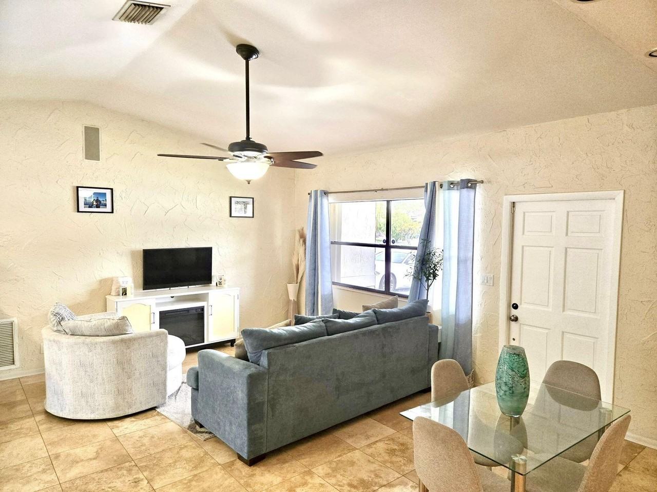 3460 Sw 3rd St - Photo 3 of 32